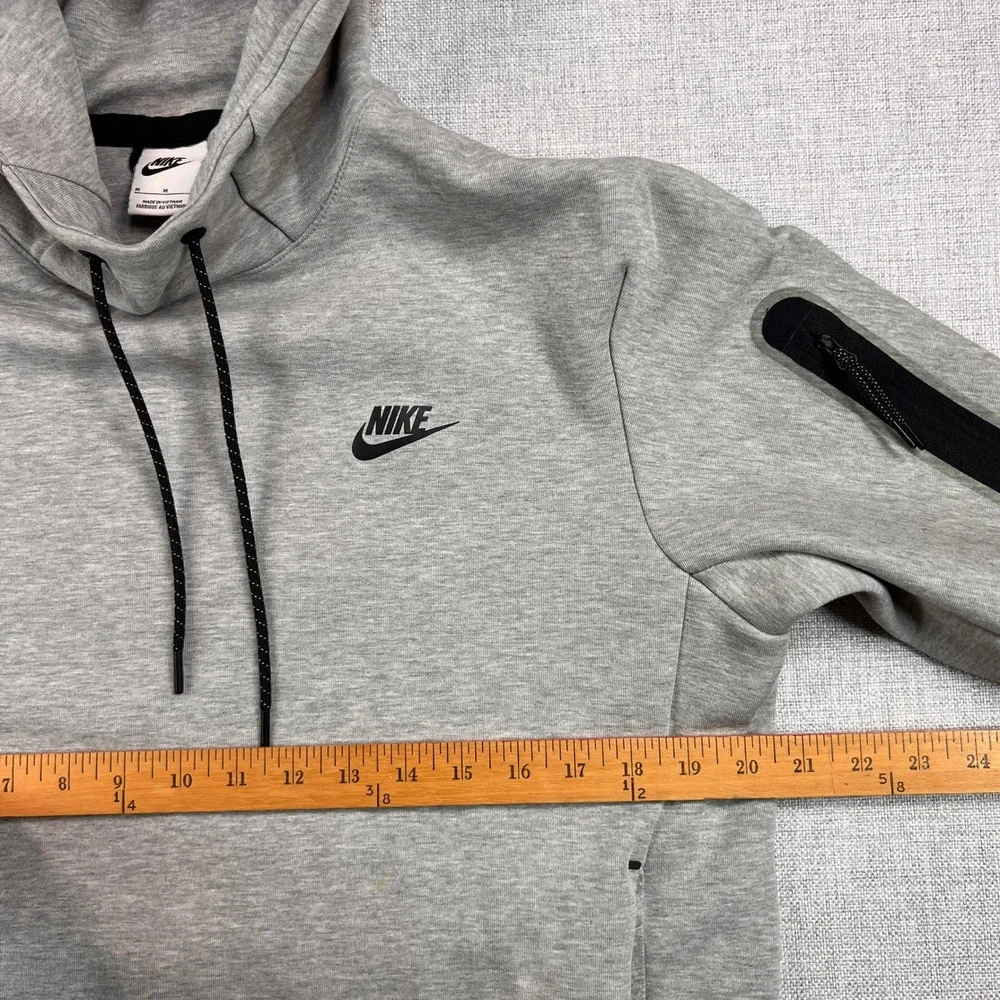 Nike Tech Fleece Pullover Hoodie Men Medium‎ Gray Athleisure DD5174-063 Sporty